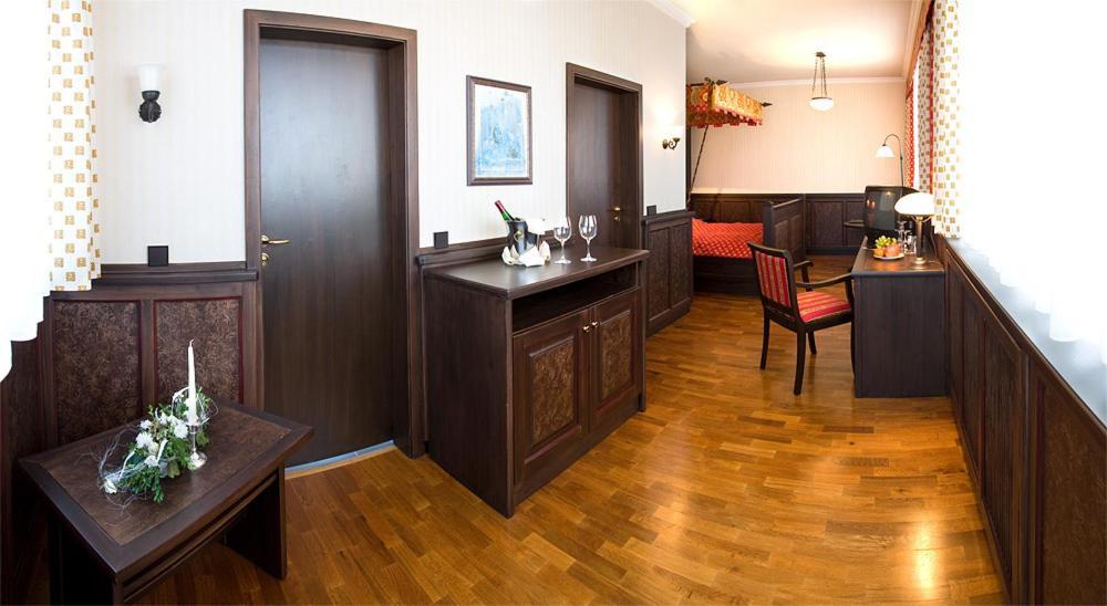 Hotel Goldener Helm 利希滕斯泰因 外观 照片