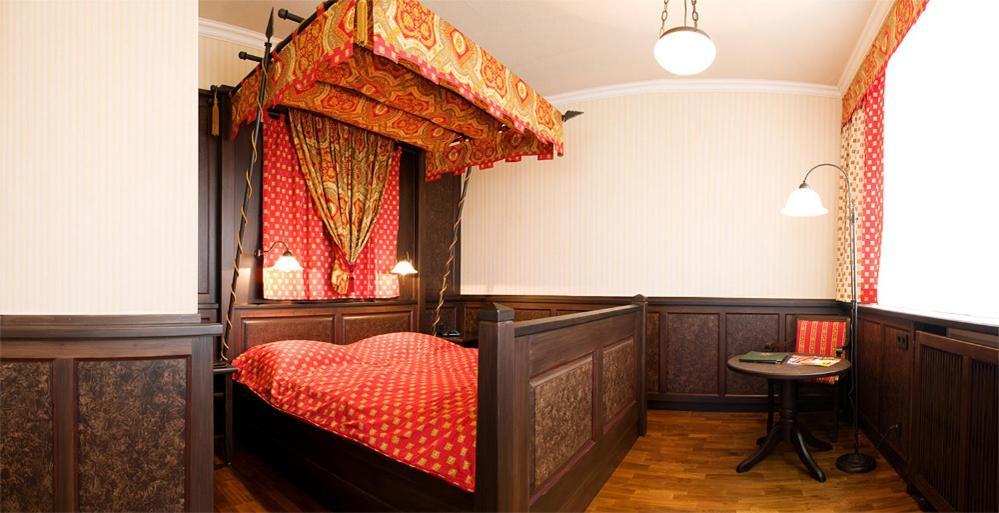 Hotel Goldener Helm 利希滕斯泰因 外观 照片
